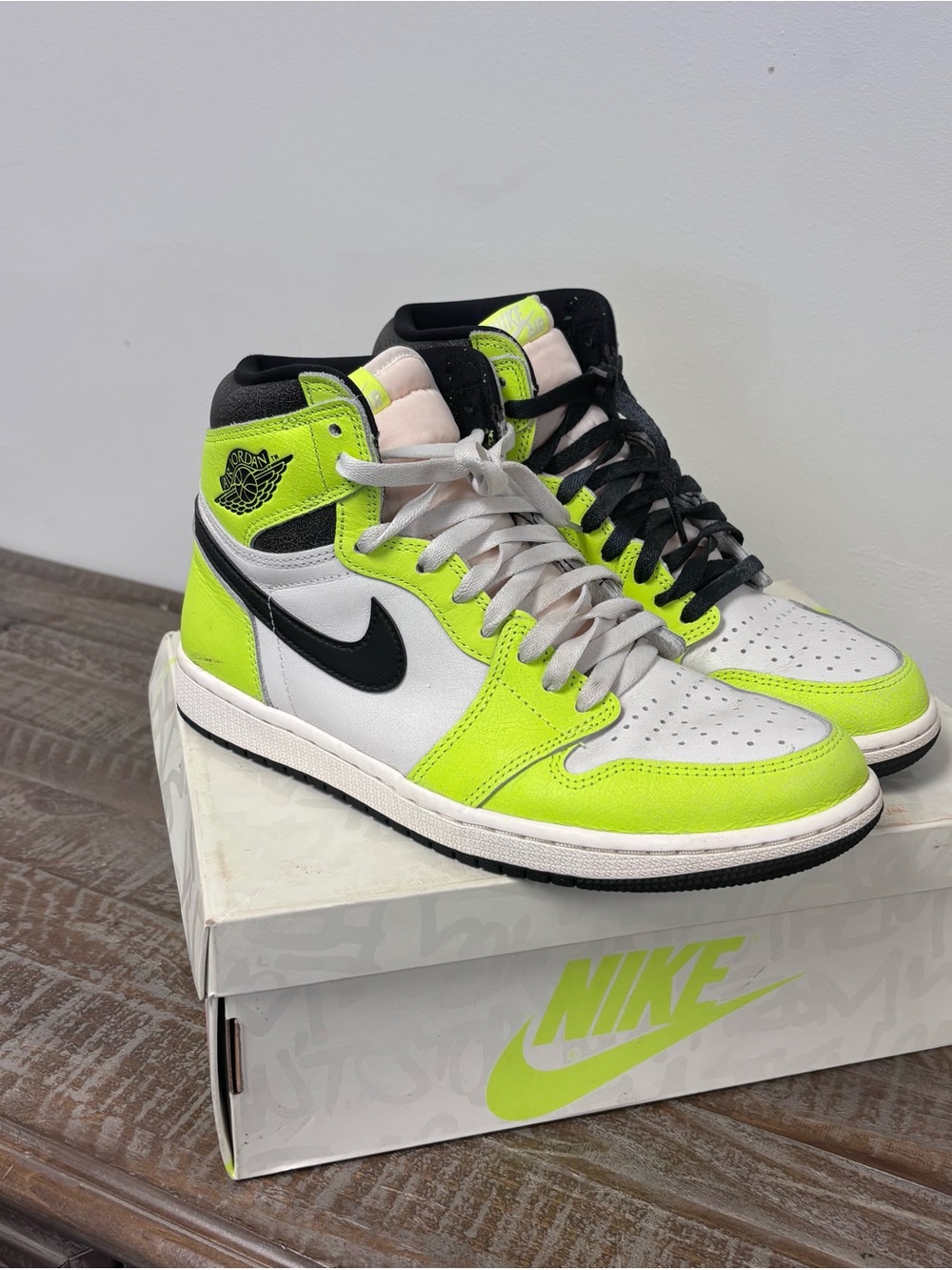 Nike Air Jordan 1 Retro High OG Volt Visionaire Leather Sneaker in Neon Green
